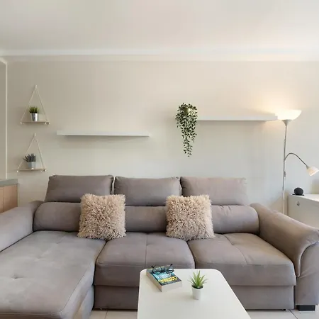 Cozy Seaside Mar *